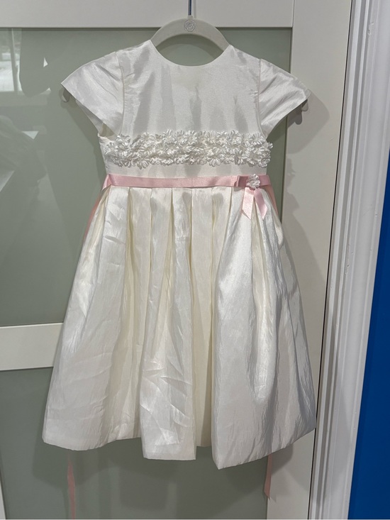 Joan Calabrese Other - Joan Calabrese for Mon Cheri White Flower Girl Dress w/ Pink Bow Size 5T